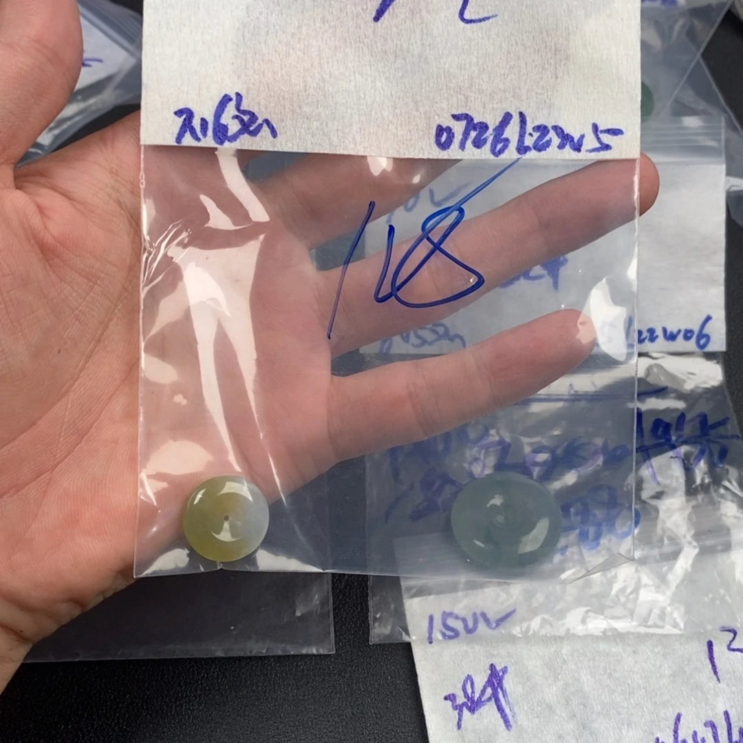 飞***鱼未镶嵌定制翡翠缅甸翡翠