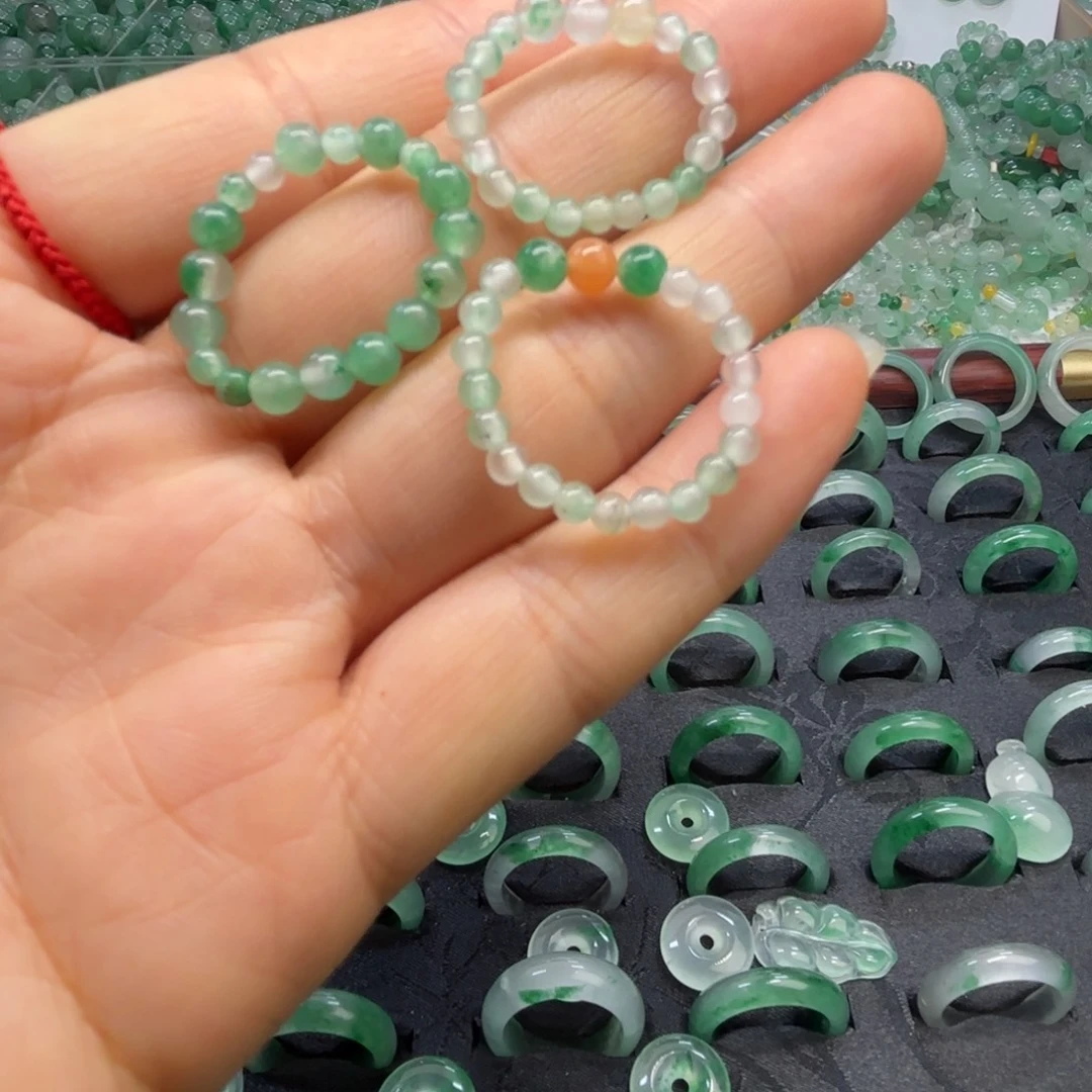 石英质玉（非洲翠）未镶嵌戒指  珠子  手镯珠子戒圈随机发一条