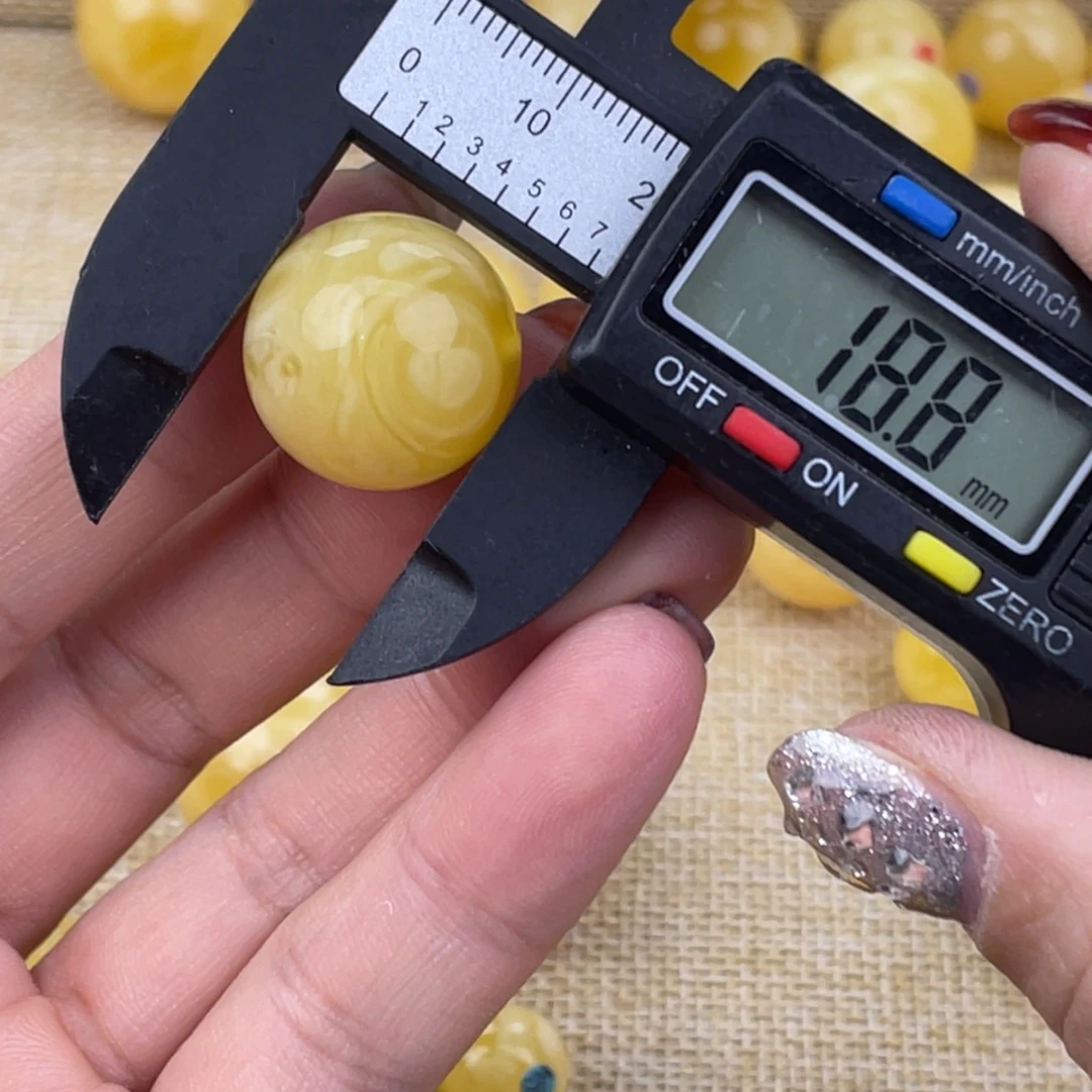 裸石虫珀未镶嵌蜜蜡38