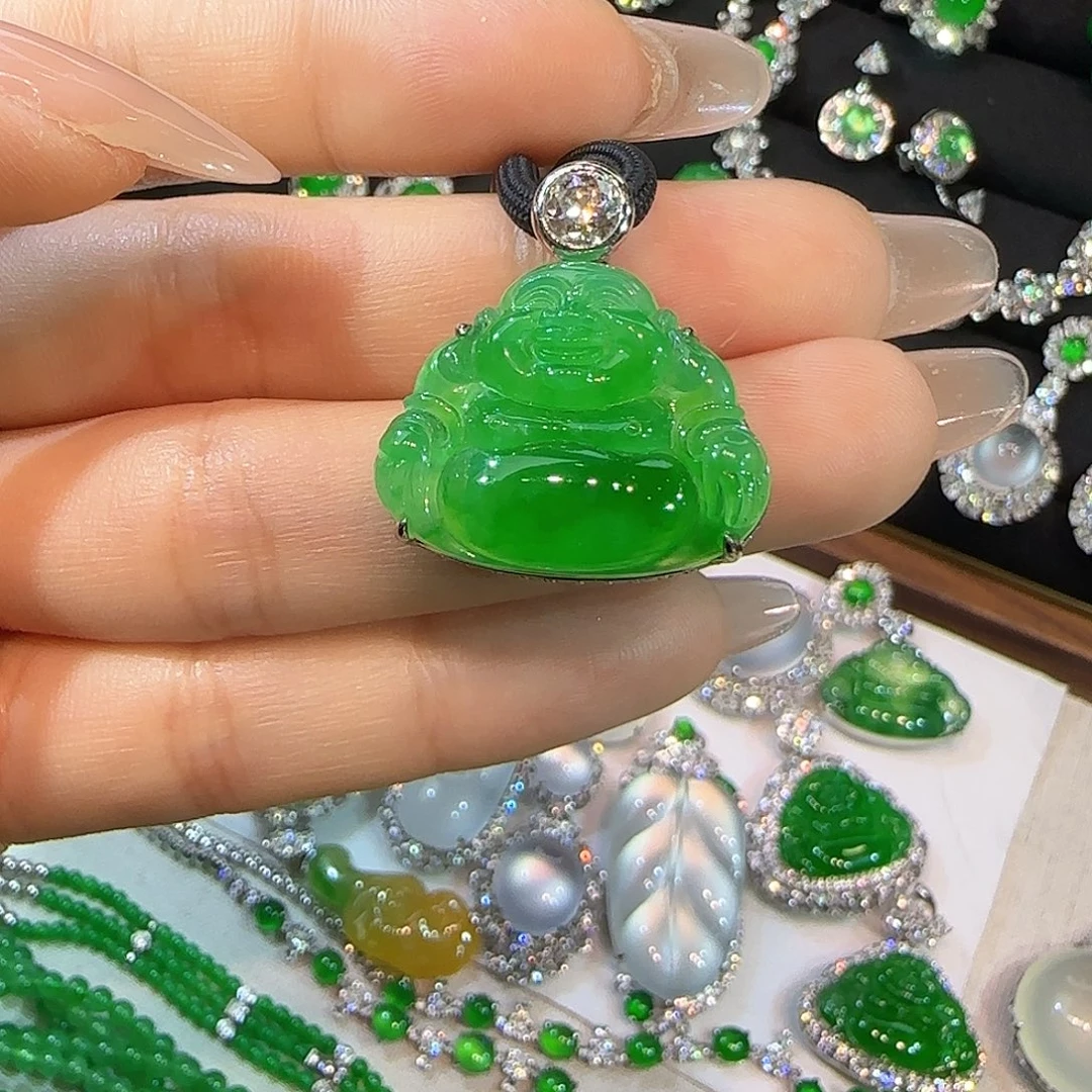 翡翠18K金镶嵌颈饰