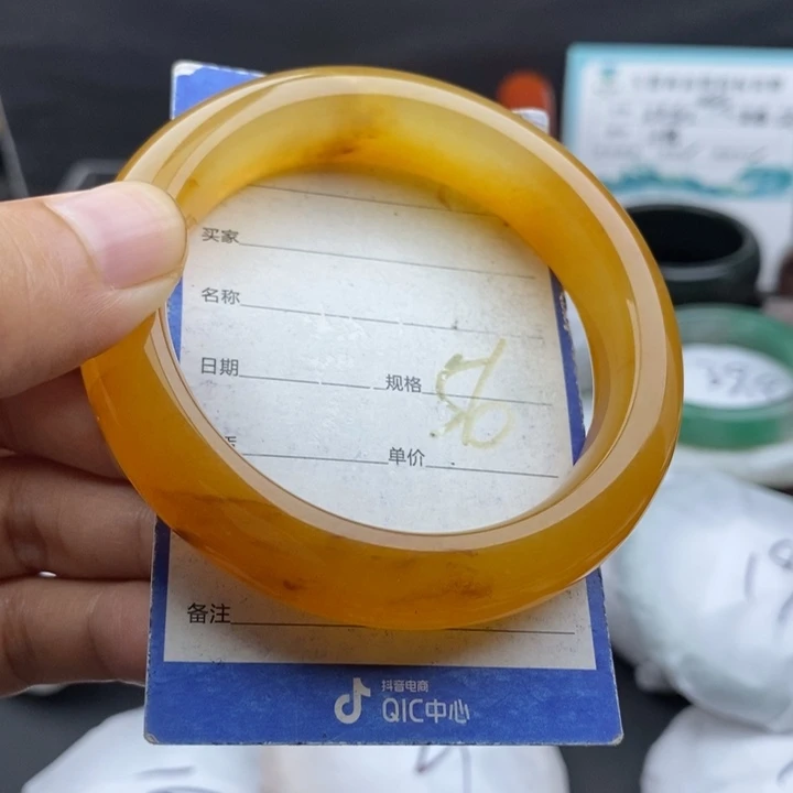 未镶嵌手镯石英质玉