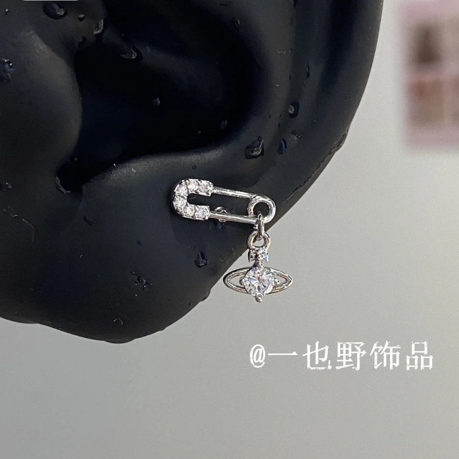 钛钢锆石耳饰 小众甜酷别针土星耳骨钉钛钢冷淡风星球耳钉耳环115