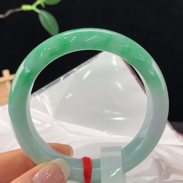 翡翠手镯未镶嵌111-0245