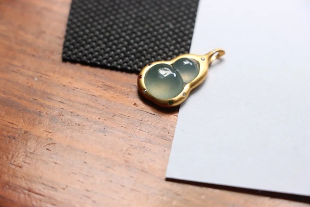 翡翠18k金八宝葫芦吊坠