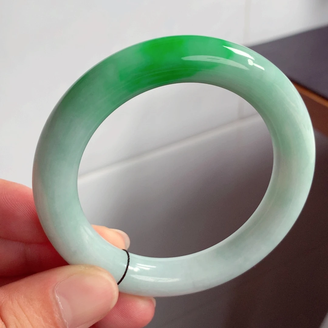 翡翠手镯未镶嵌缅甸翡翠