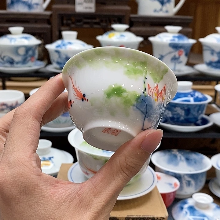 手绘五彩荷花压手杯85cc 釉下彩微瑕福利款