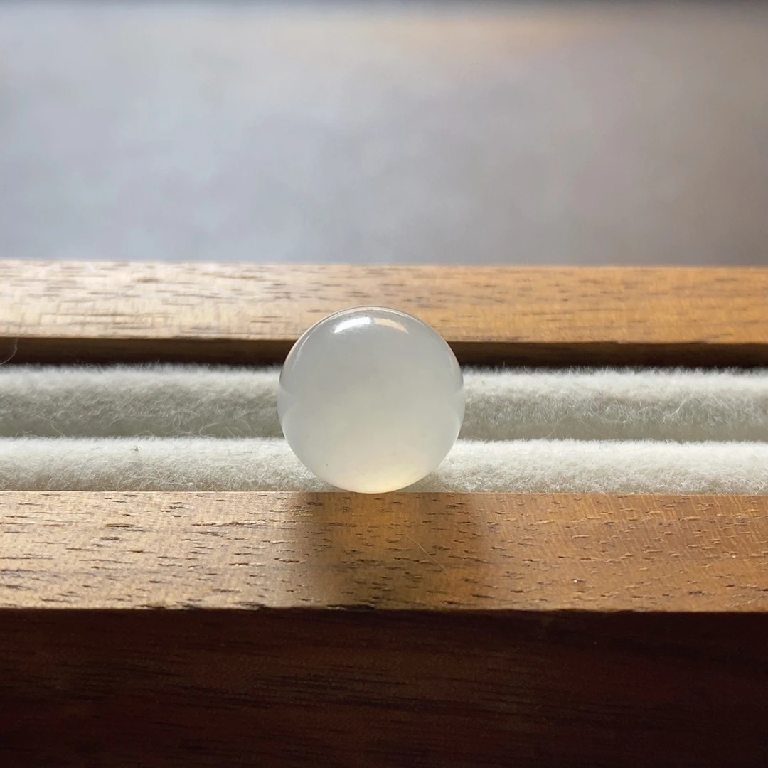 天然缅甸翡翠A货-白冰月光圆珠 卡11.4