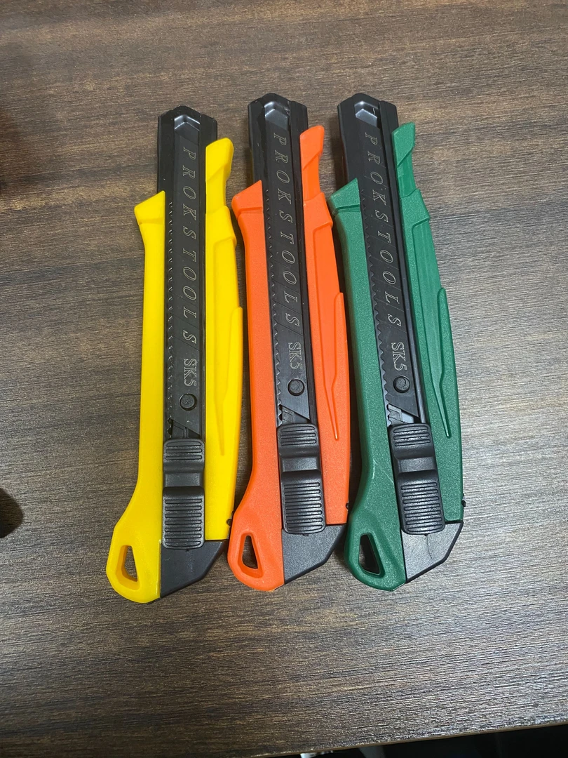 黑刃加厚美工刀壁纸刀手工刀片大号刀架快递刀裁纸刀大号耐用