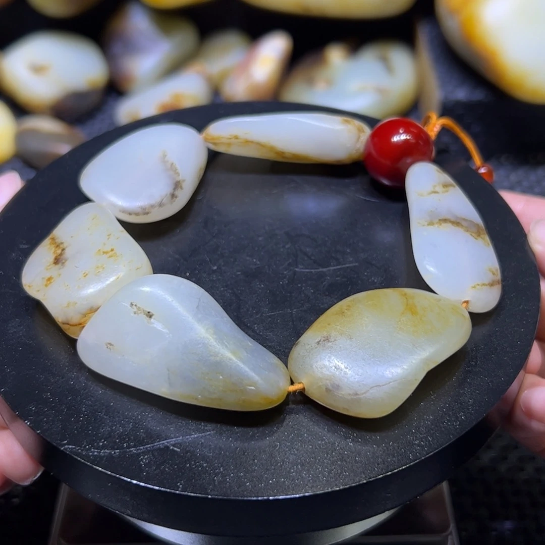 和田玉（子料）未镶嵌颈饰赵**?100克