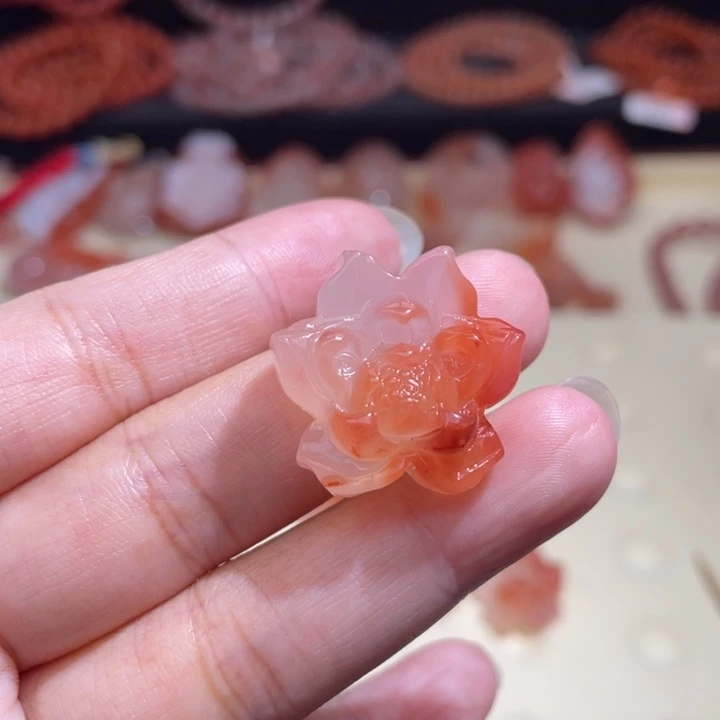 南红玛瑙莲花未镶嵌萦**光501