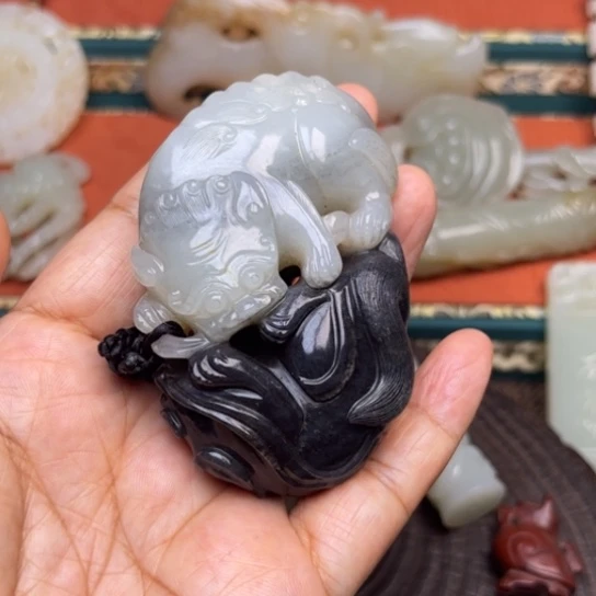 豆***龙颈饰未镶嵌和田玉