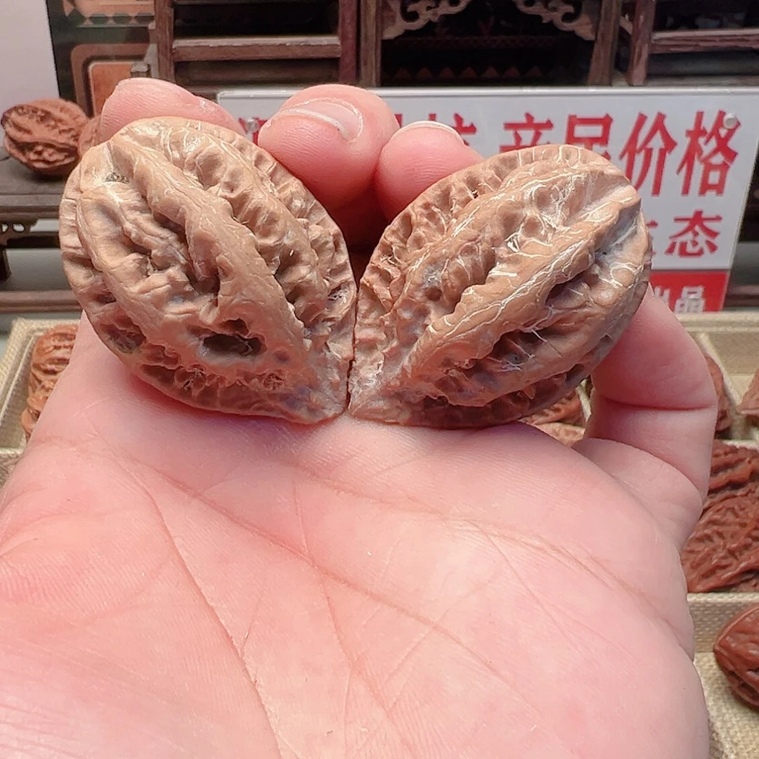 文玩核桃吊坠哥斯拉