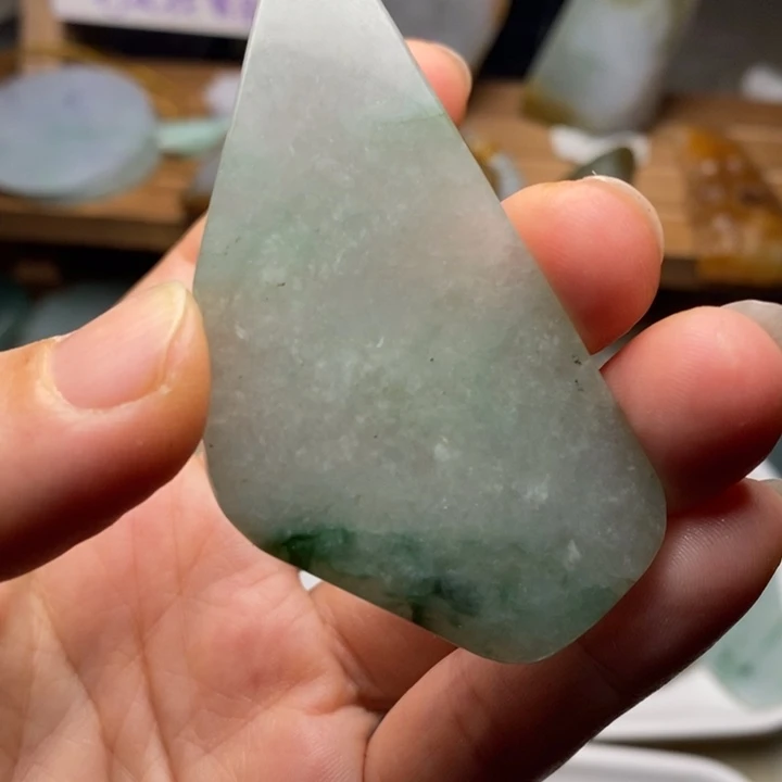翡翠未镶嵌颈饰天然