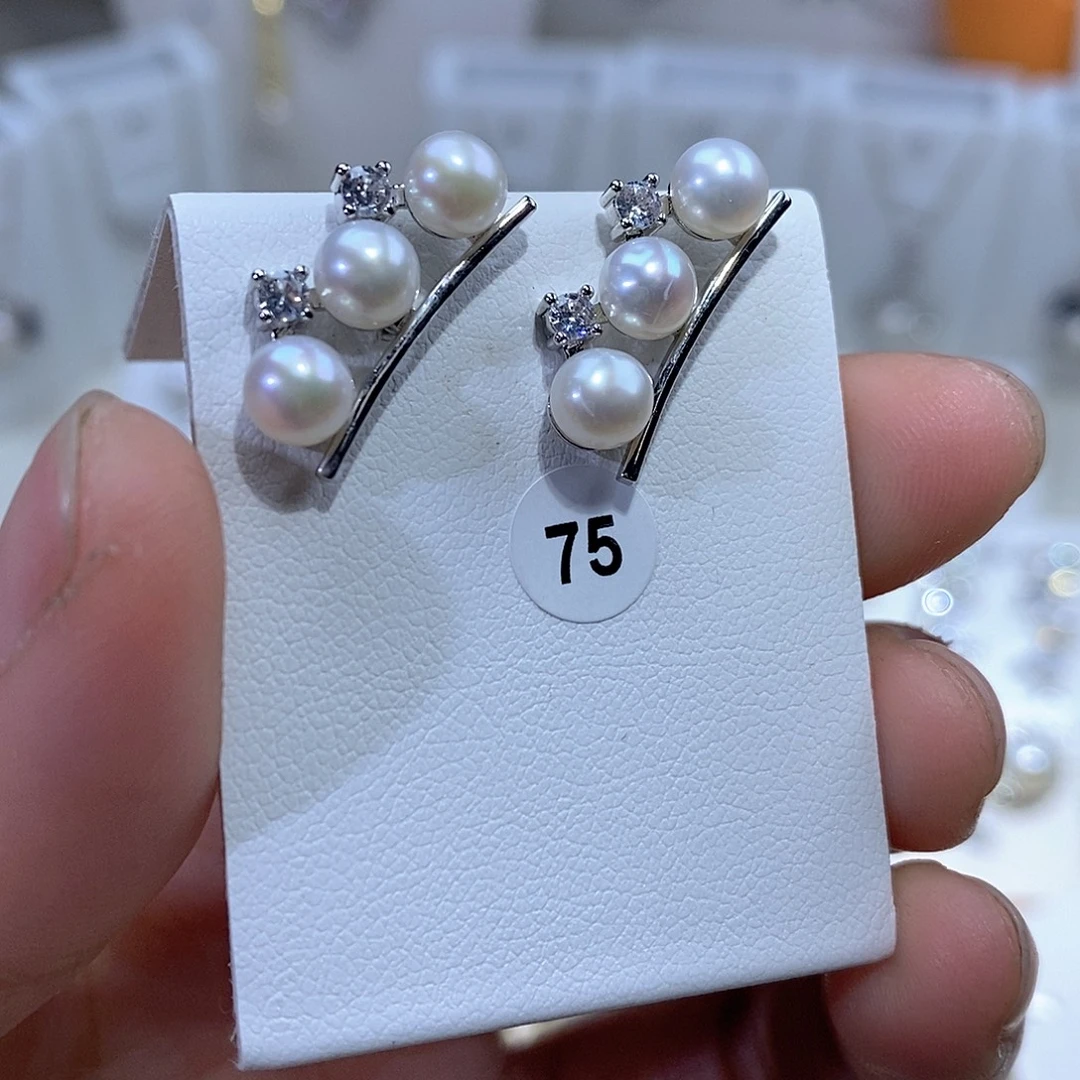 淡水珍珠未镶嵌耳饰