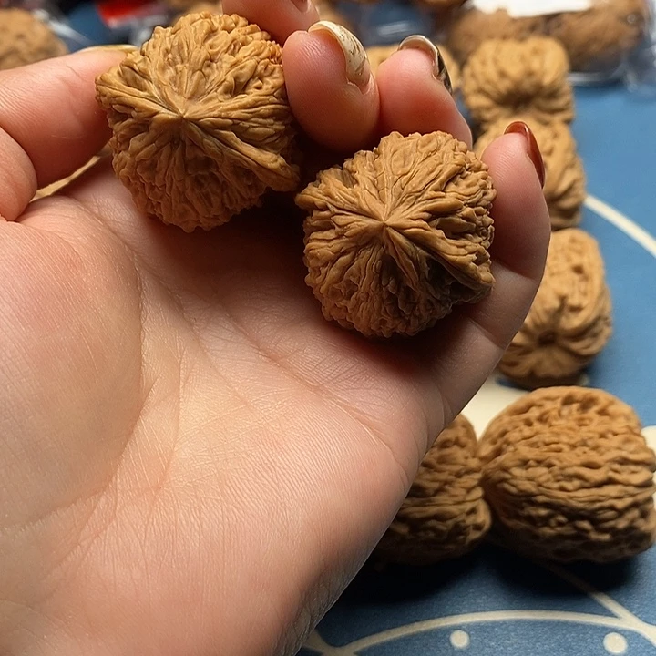 文玩核桃把件P****n南疆