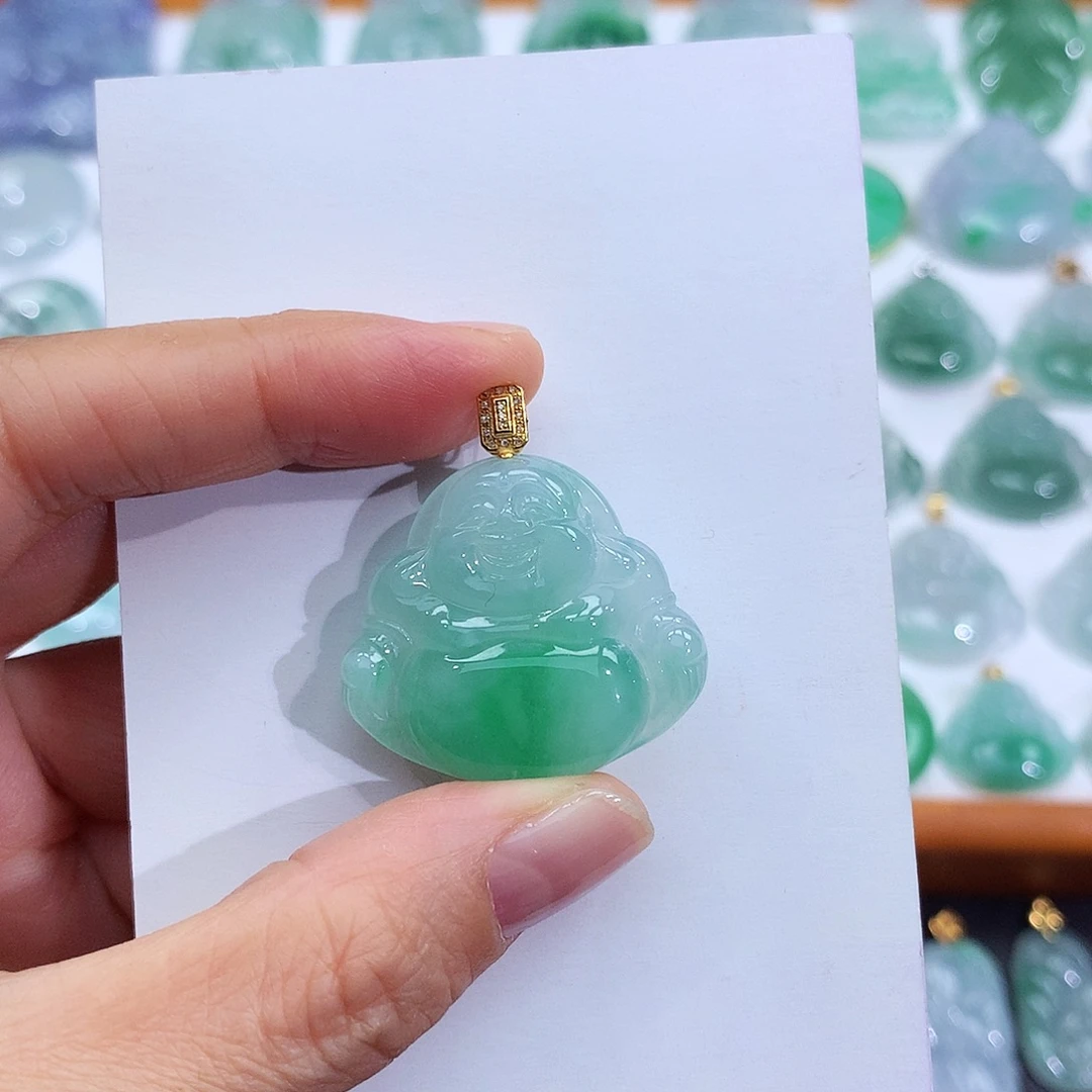 翡翠18K金镶嵌颈饰翡翠吊坠
