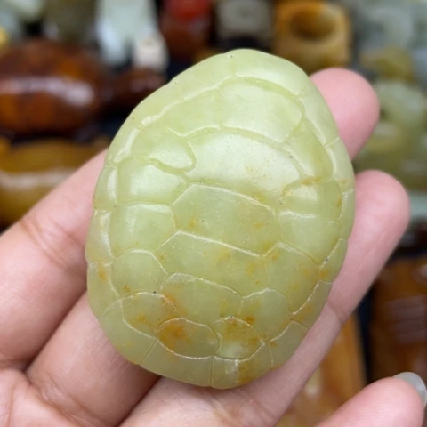 未镶嵌蛇纹石玉颈饰12