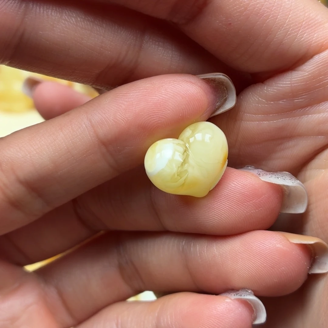 琥珀未镶嵌裸石蜜蜡