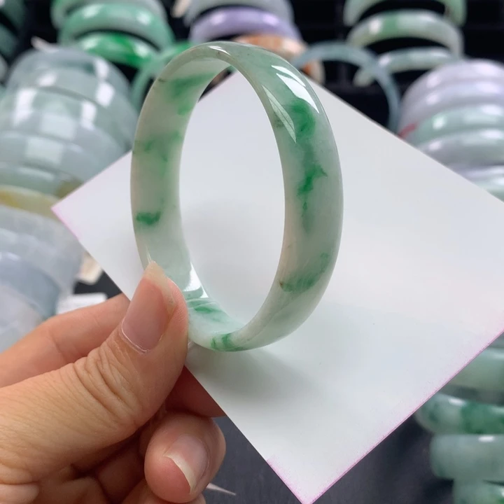 翡翠未镶嵌手镯公主50+