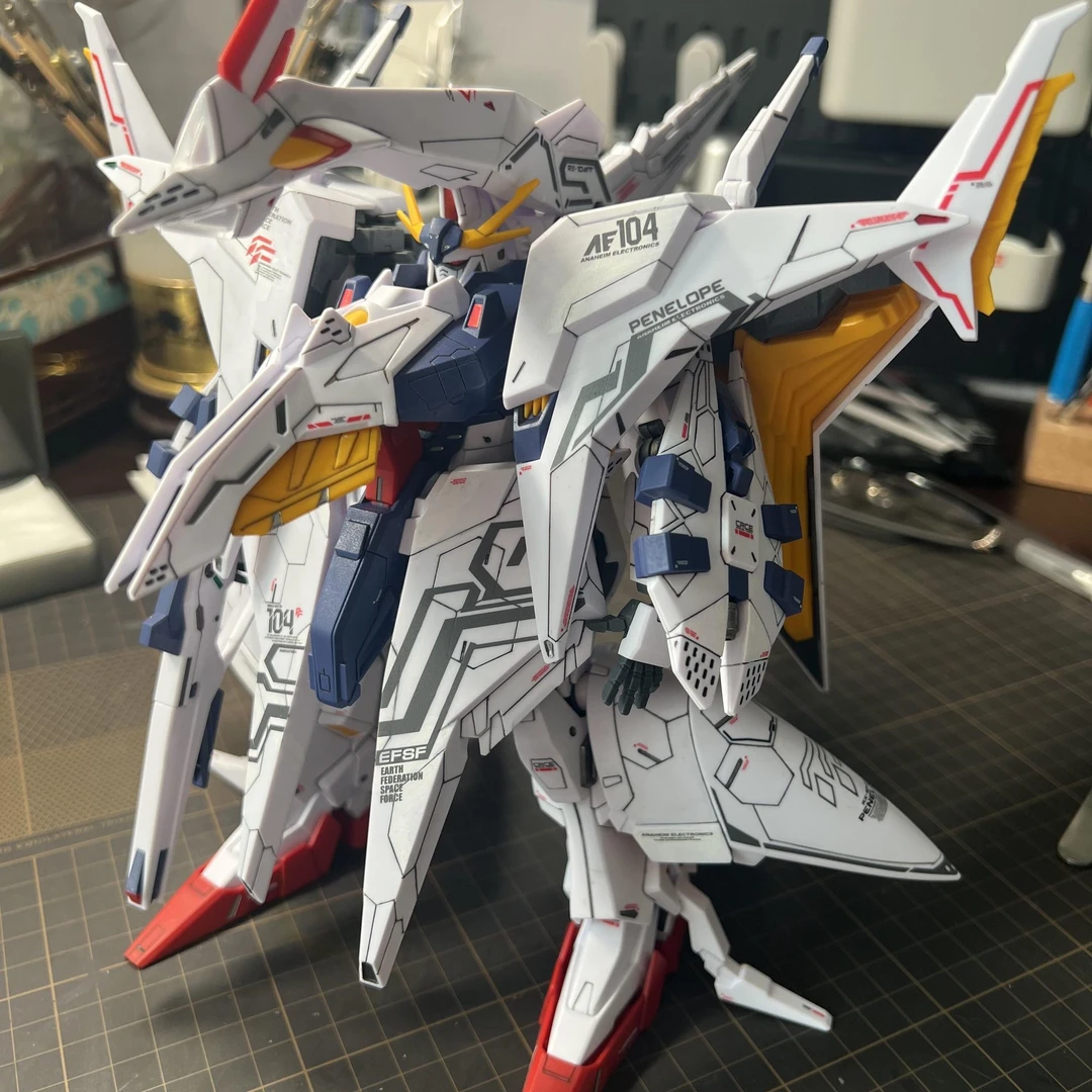 修复版GL 佩涅罗佩 大白鹅 高达 闪光的哈撒韦 拼装模型1/144
