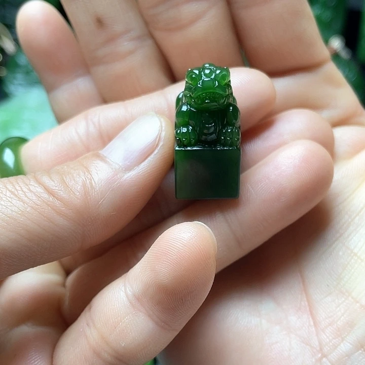 和田玉（碧玉）颈饰未镶嵌