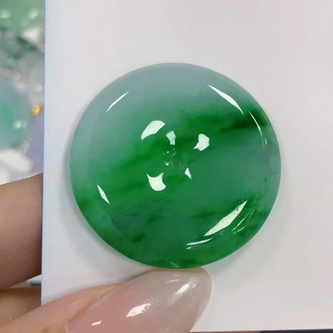 颈饰未镶嵌翡翠可以砍