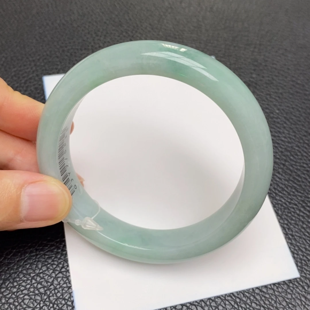 翡翠手镯未镶嵌天然翡翠手镯