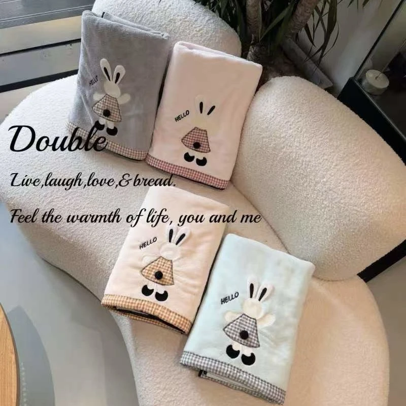 格子兔浴巾可爱卡通家居加密珊瑚绒7A抗菌吸水浴巾70*140