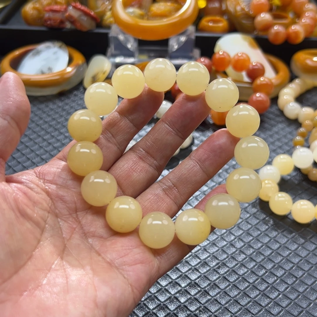 石英质玉未镶嵌颈饰