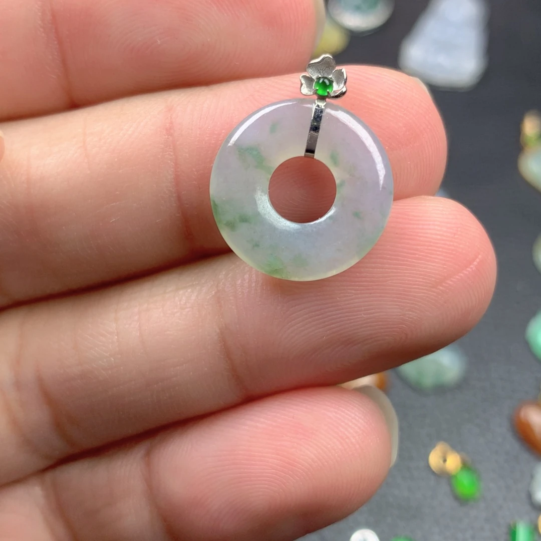 【闪购商品】颈饰18K金镶嵌翡翠翡翠