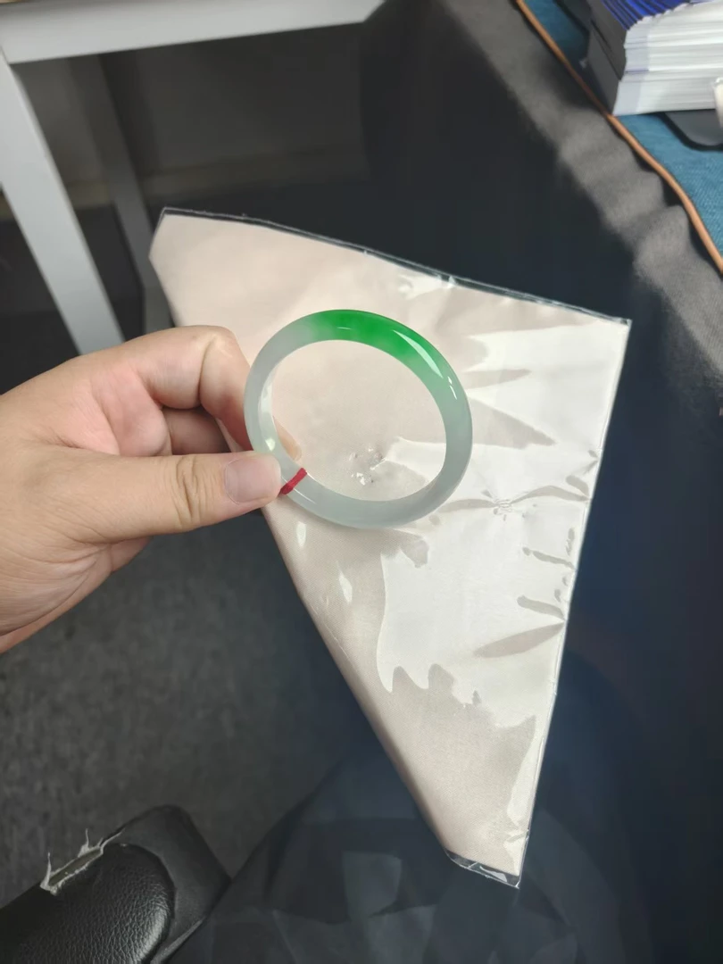 非金属仿水晶手镯 非金属仿水晶手镯时尚百搭款式