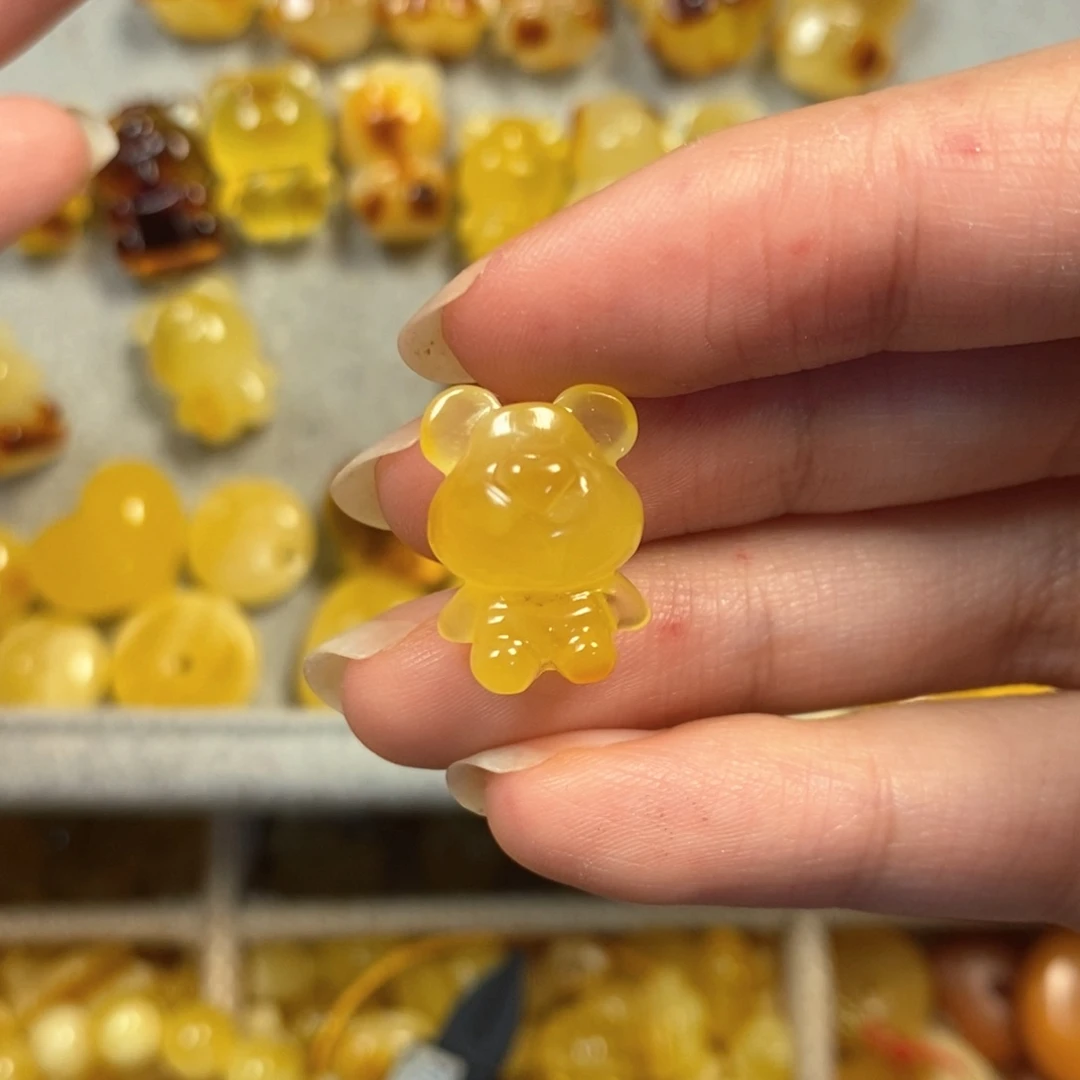 未镶嵌颈饰蜜蜡独*?小熊