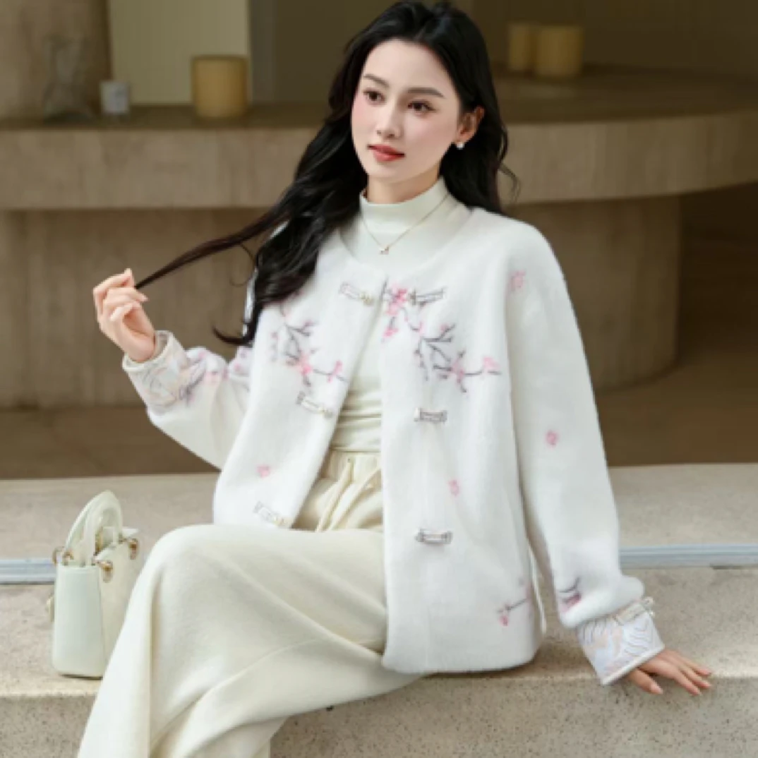 新中式国风盘扣白色短款毛毛外套女秋冬皮毛一体毛茸茸