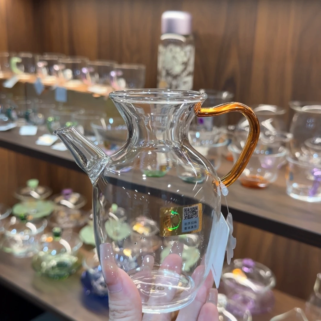 禾器昭然琥珀色。。。。。