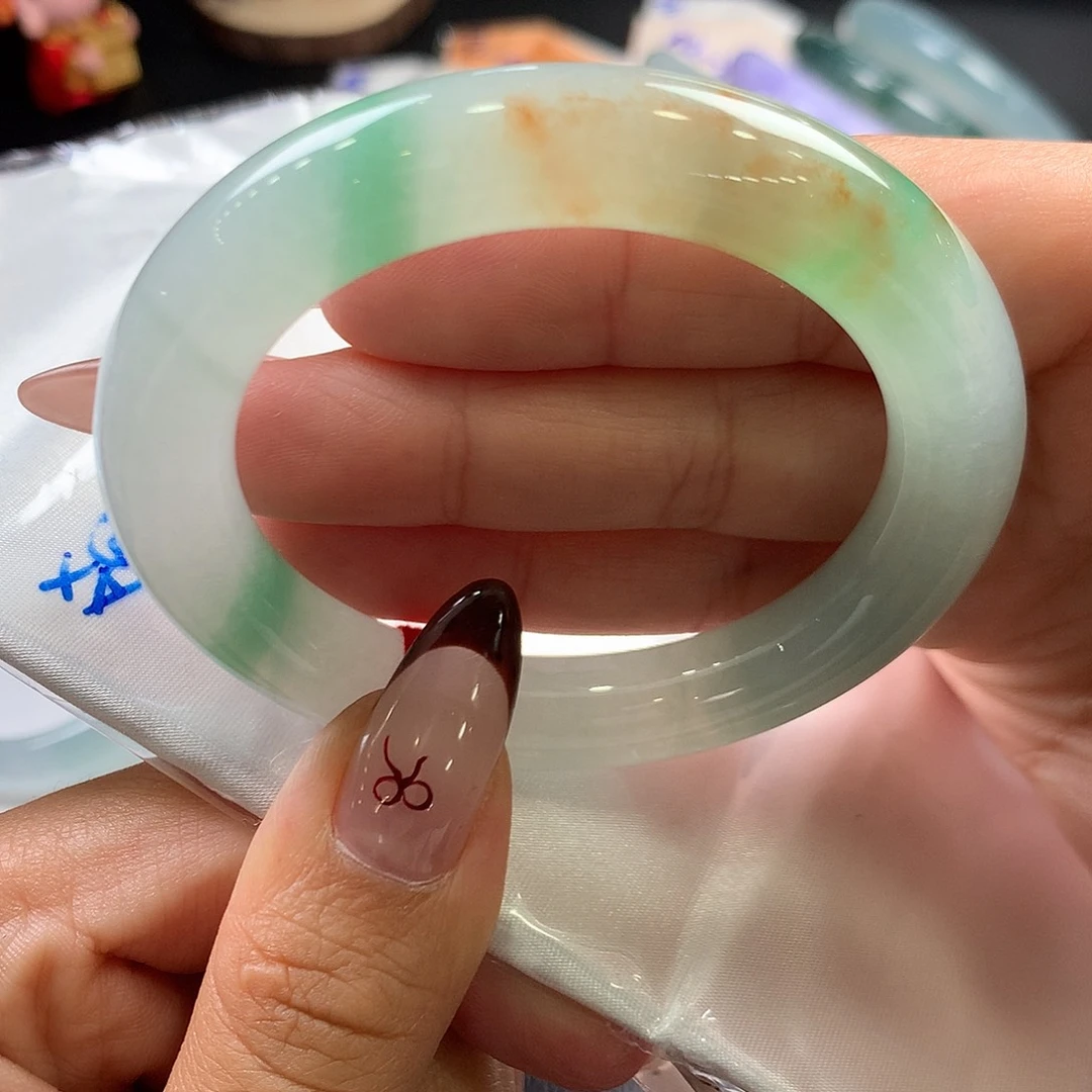 翡翠未镶嵌手镯（圆镯）50号