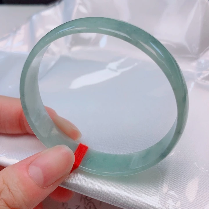 翡翠手镯未镶嵌52公主镯