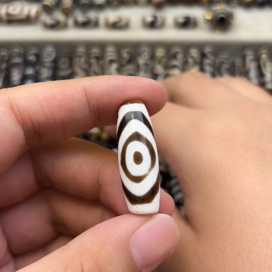 Z***.玛瑙/玉髓未镶嵌珠宝半成品