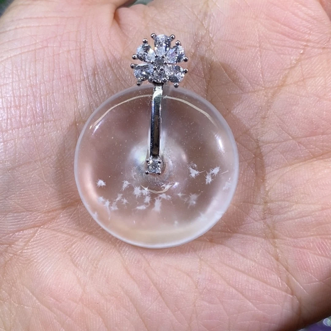 石英质玉未镶嵌颈饰