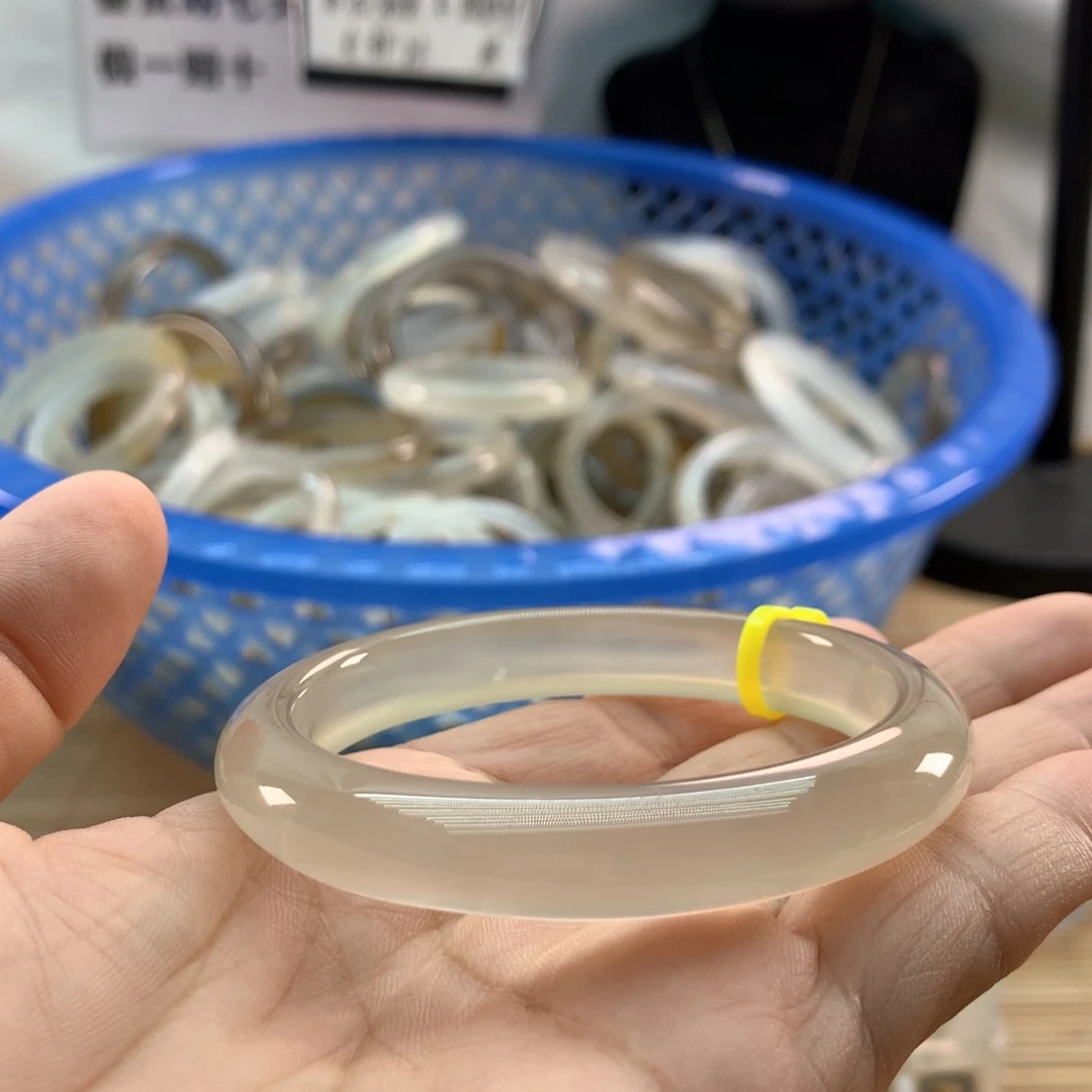 手镯玛瑙/玉髓未镶嵌