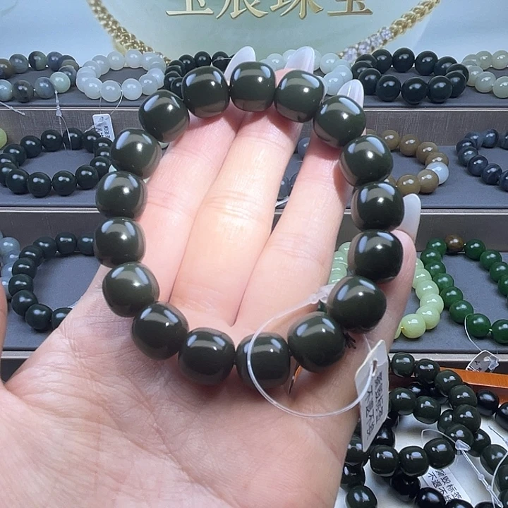 和田玉未镶嵌手串