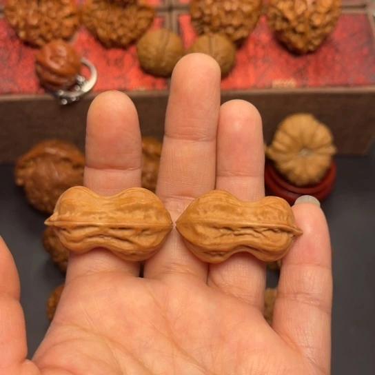 文玩核桃吊坠小花生