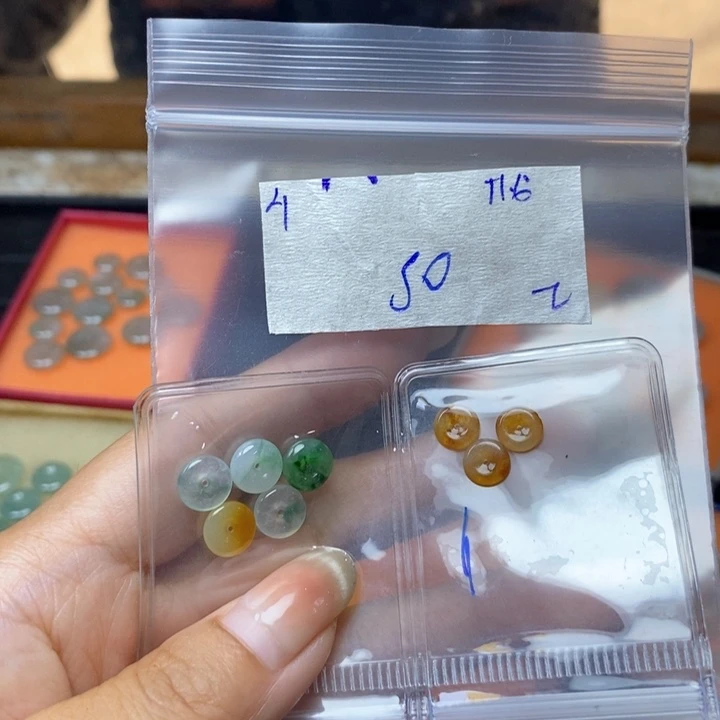 奇***️定制翡翠未镶嵌不退