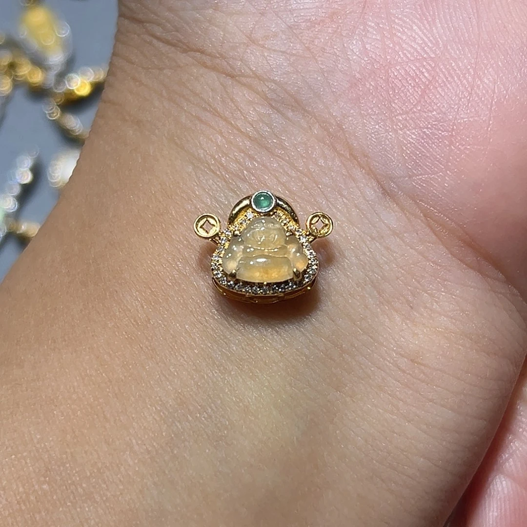 翡翠18K金镶嵌颈饰