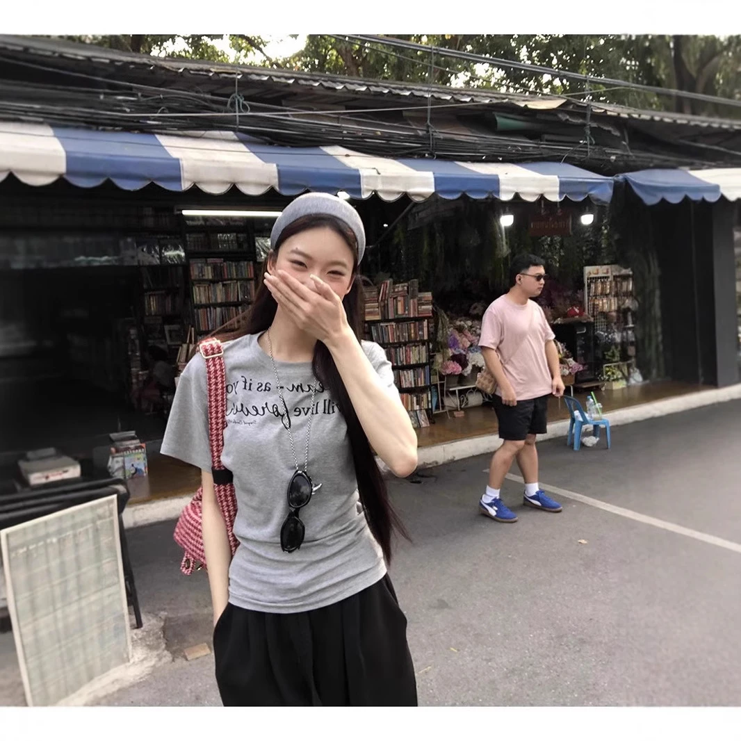 女装新款爆款开春修身显瘦短袖t恤女小众时尚高级感洋气衣服女