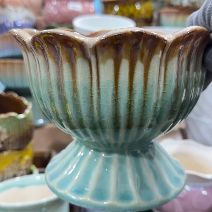 凑9块包邮，有孔，陶瓷花盆