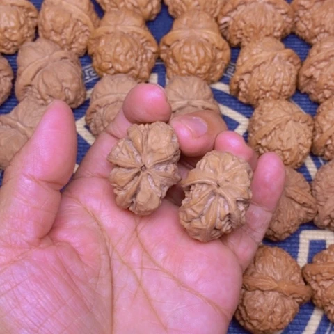 【闪购商品】文玩核桃吊坠W*R火苗异形
