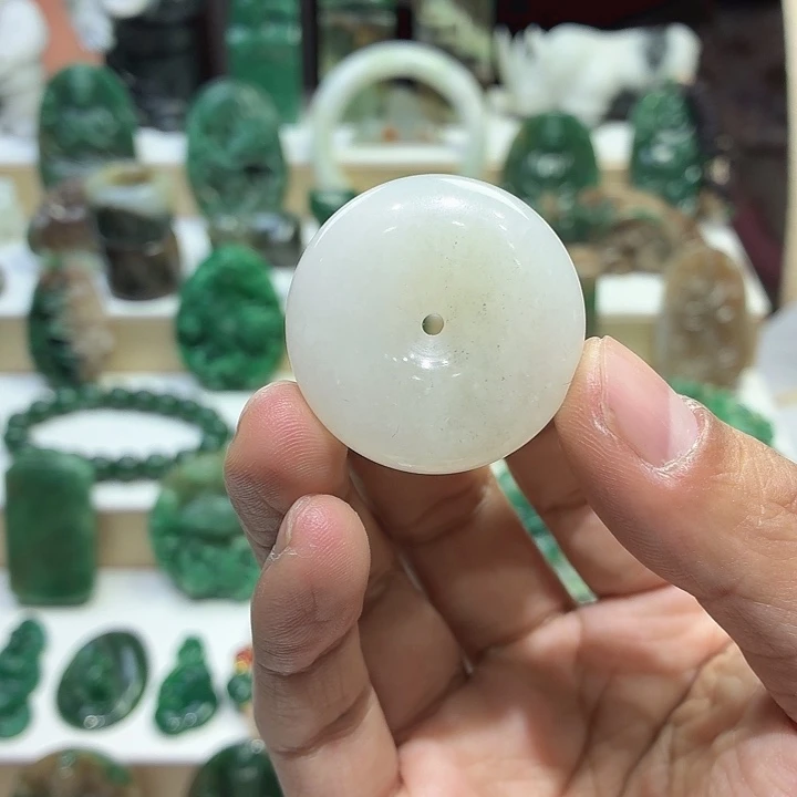 独山玉未镶嵌颈饰33.6直径