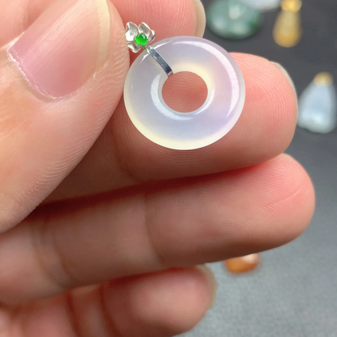 【闪购商品】颈饰18K金镶嵌翡翠翡翠