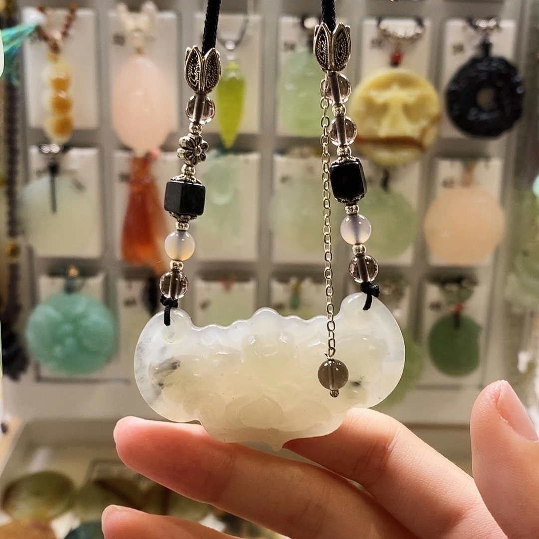 蛇纹石玉未镶嵌颈饰