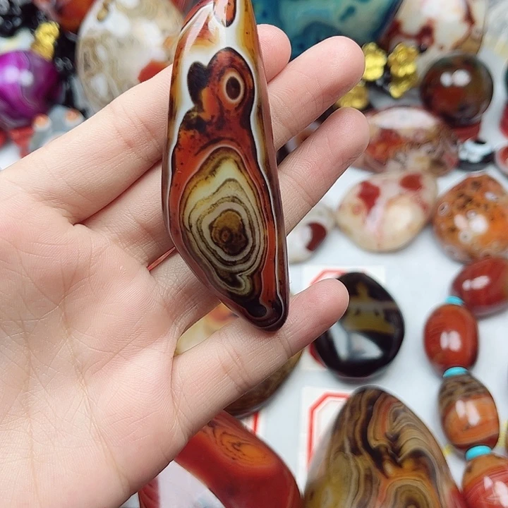 玛瑙/玉髓未镶嵌珠宝奇石